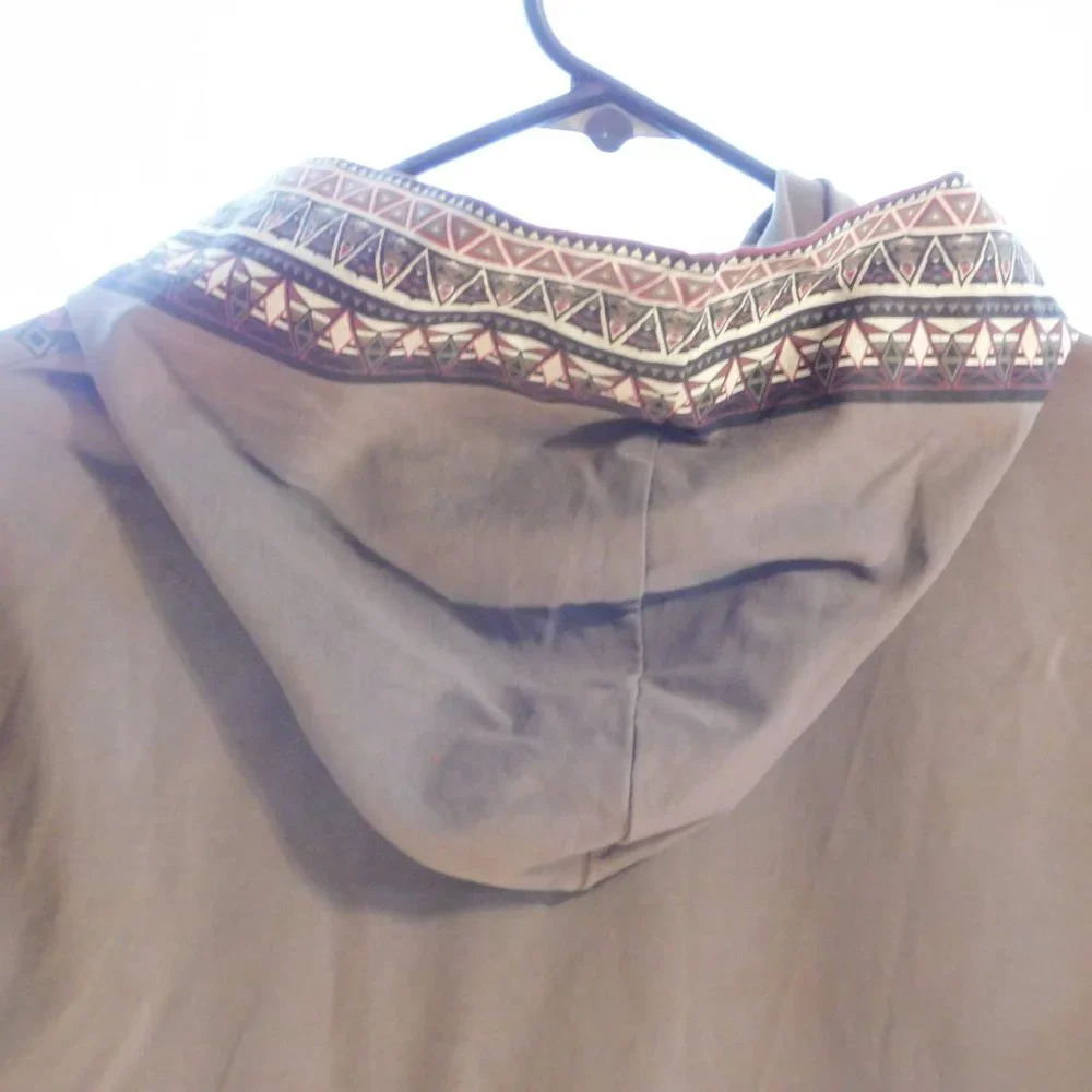 Aztec Style Jacket - Picture 3 of 3